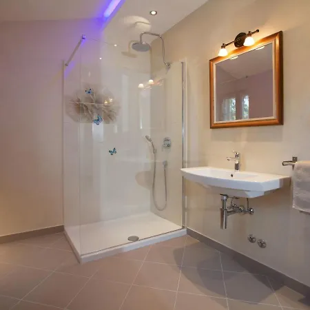 Spacious Detached With Private Pool, Very Private, Covered Patio Villa