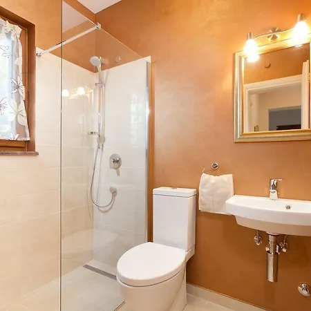 Spacious Detached With Private Pool, Very Private, Covered Patio * Radetići